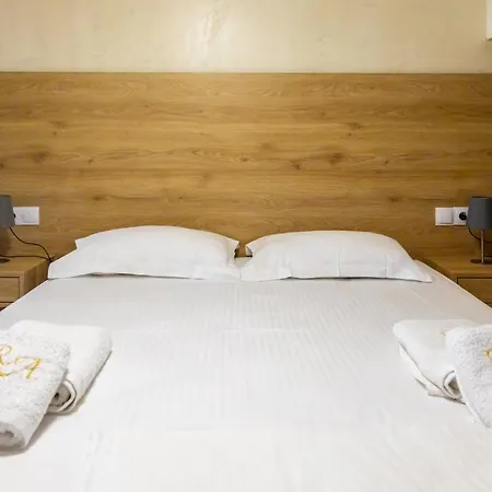 Remezzo Luxury Appartement Koróni