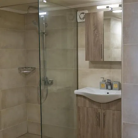 Remezzo Luxury Koróni